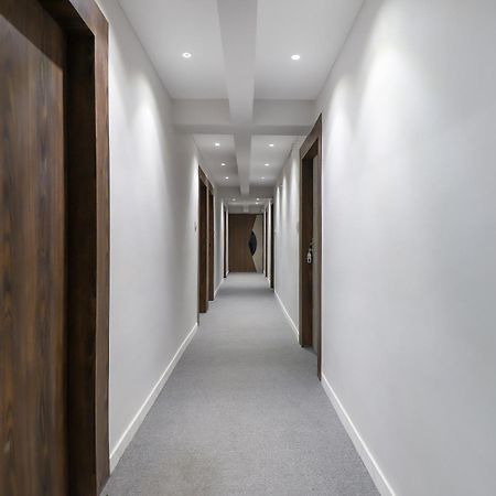 Oyo Hotel Shree Niwas Ahmedabad Exteriör bild